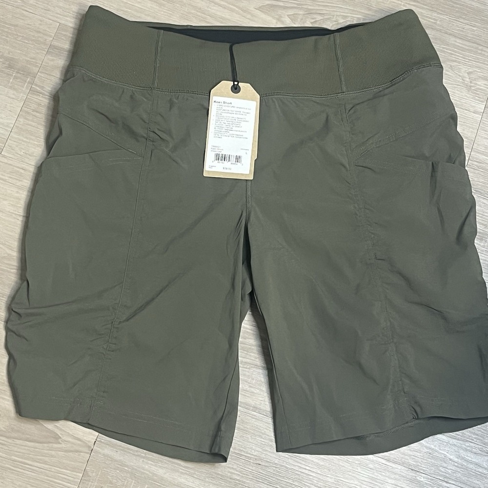 PRANA Koen Flat Front Short Grape Leaf Green Women's Size Large